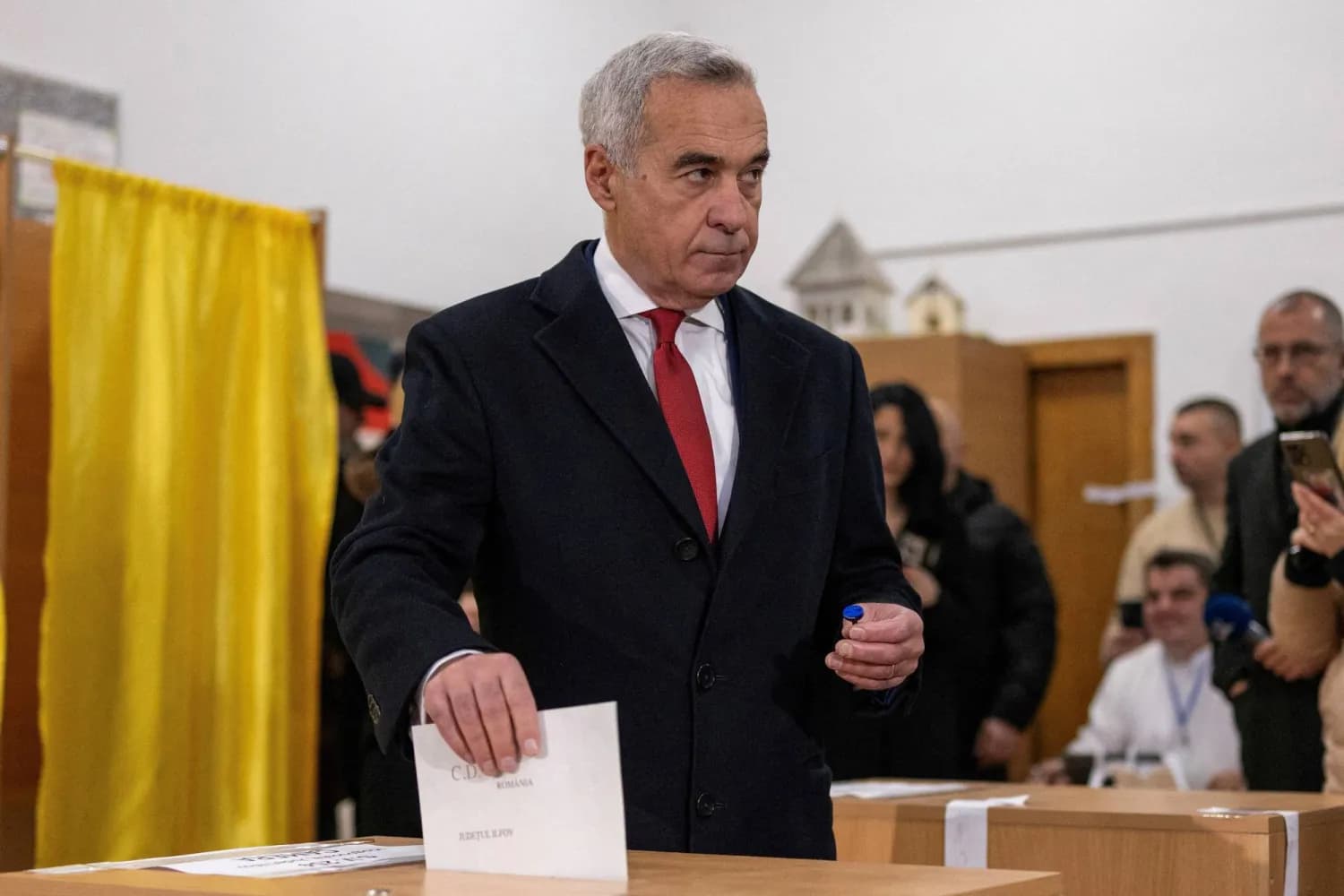 Fact Check: Calin Georgescu is unfairly banned from elections in romania
