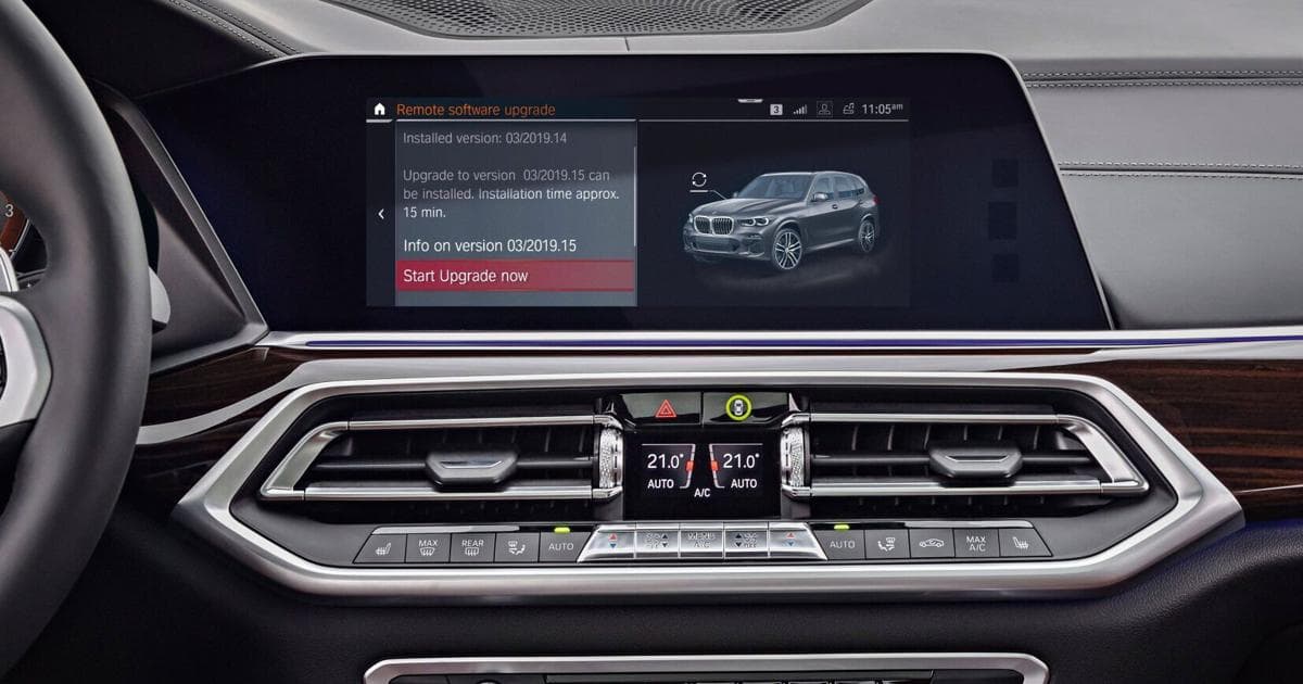 Fact Check: Automakers prioritize bigger screens over user-friendly controls to cut costs.