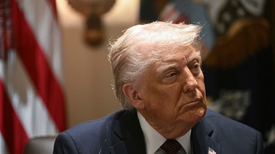 Fact Check: Trump's order threatened law firms' access to federal buildings and security clearances.