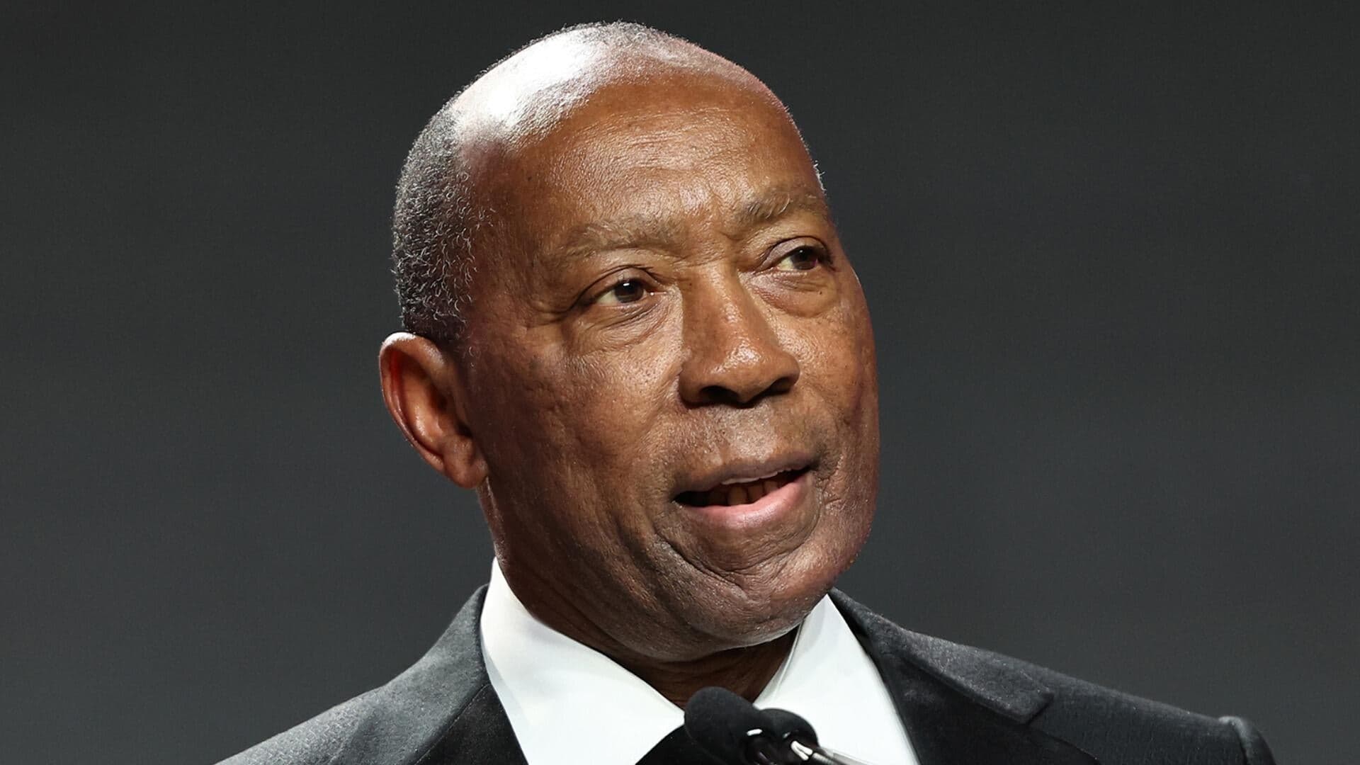 Fact Check: Rep. Sylvester Turner changed his profile picture weeks after dying.