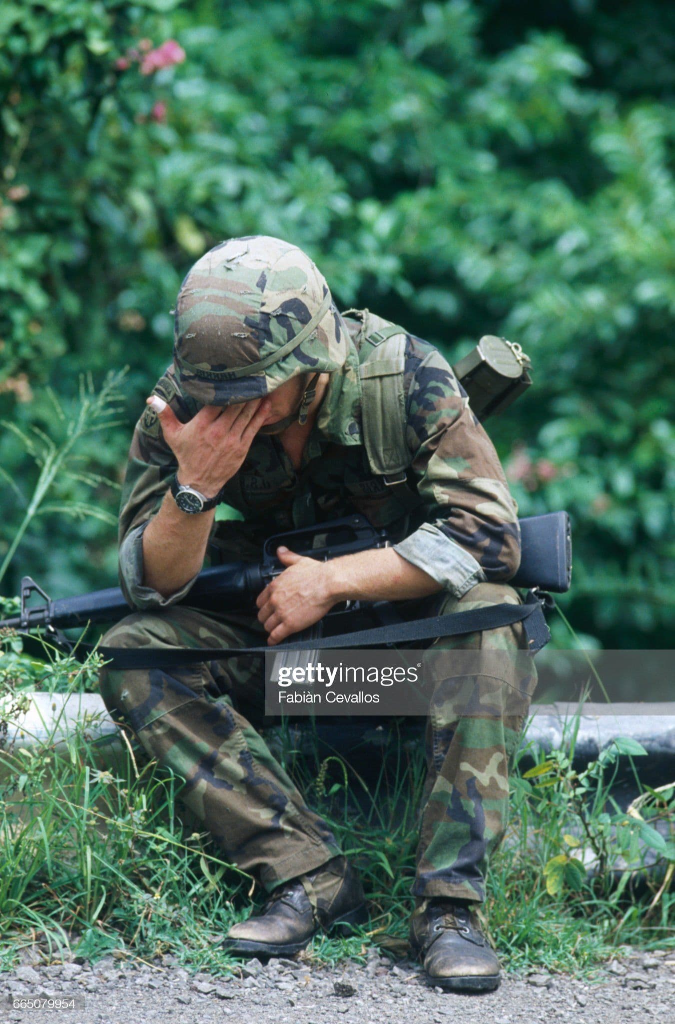 Fact Check: Is it true that a U.S. special forces member useda pay phone to call in an airstrike during the Grenada invasion?