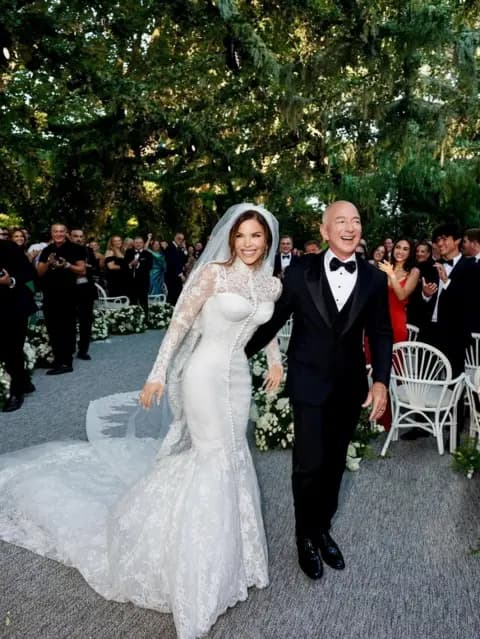 Fact Check: Jeff Bezos faces massive protests over his extravagant wedding in Venice.