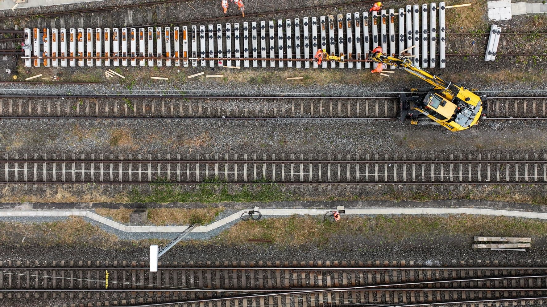 Fact Check: Union expresses skepticism about Deutsche Bahn's renovation strategy.