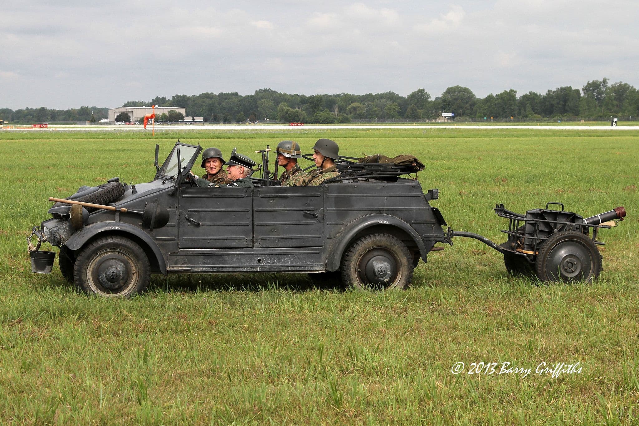 Fact Check: Volkswagen ready to
manufacture equipment for
the German army