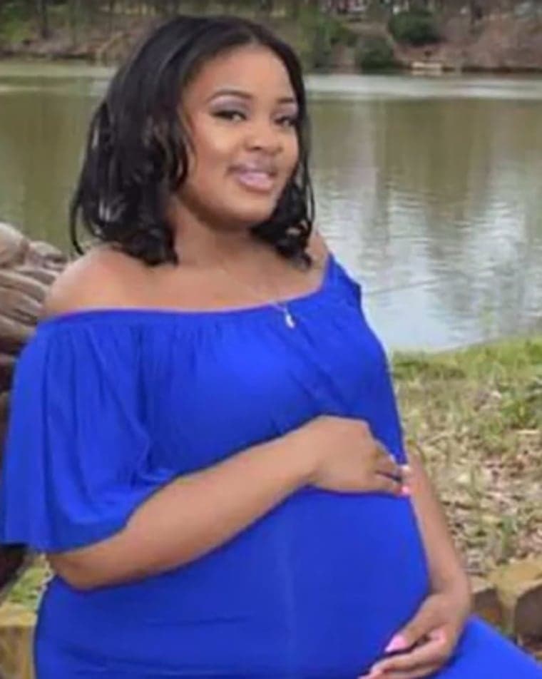 Fact Check: Adriana Smith's baby was born prematurely at just 1 pound, 13 ounces.