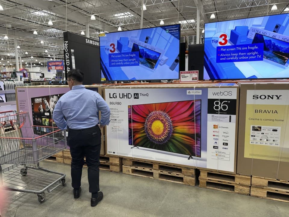 Fact Check: Key inflation gauge rose 2.3% in May, prices stubbornly elevated.