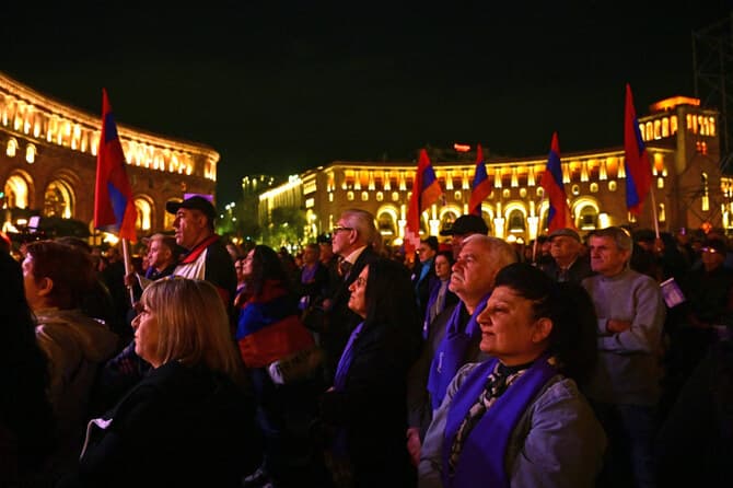 Fact Check: Tens of thousands demanded Pashinyan's ouster after territorial concessions to Azerbaijan.
