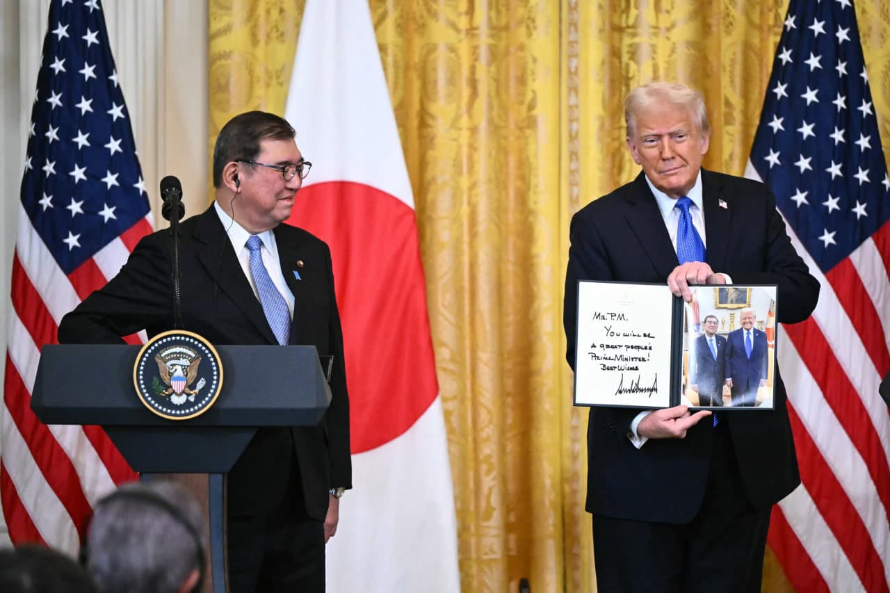 Fact Check: Trump controls a 'golden share' in U.S. Steel's national security deal.