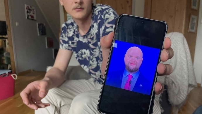 Fact Check: Norwegian tourist denied entry for having a meme of JD Vance on his phone.