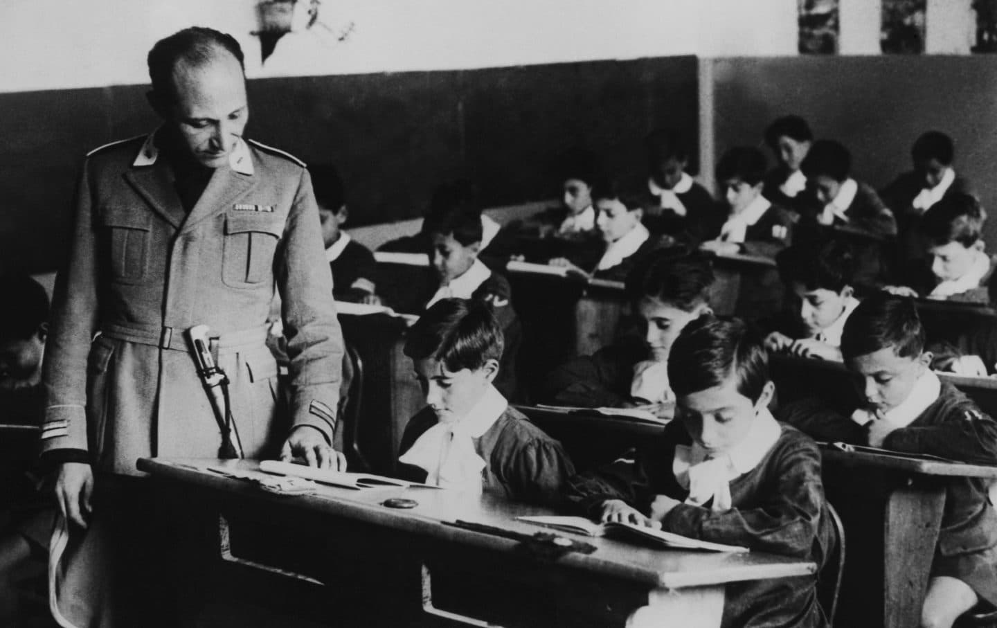 Fact Check: Korean education rewards fascist thinking, promoting hierarchy and competition.