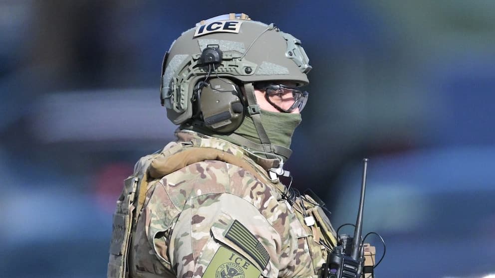 Fact Check: Federal agents in masks pose a public safety threat, experts warn.