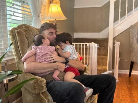 Fact Check: Veteran's wife detained by ICE while breastfeeding her three-month-old baby.
