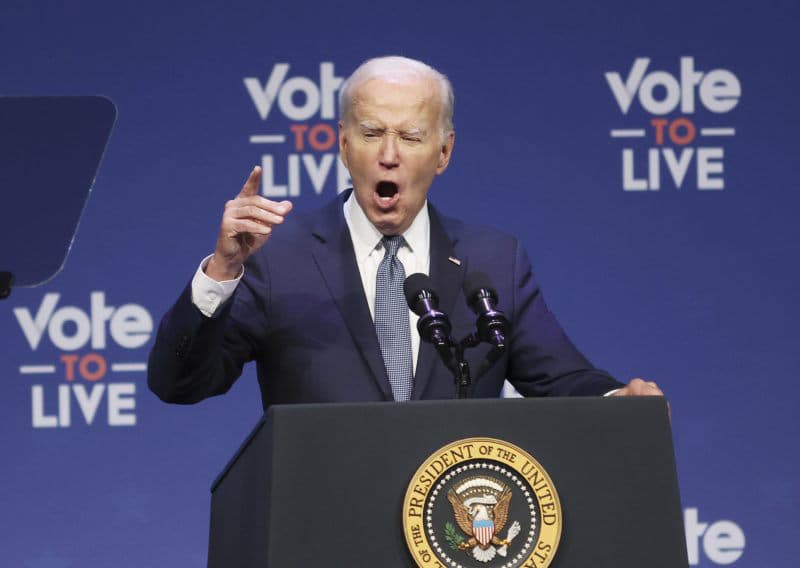 Fact Check: Democrats plan to delay final vote by reading the bill in full.