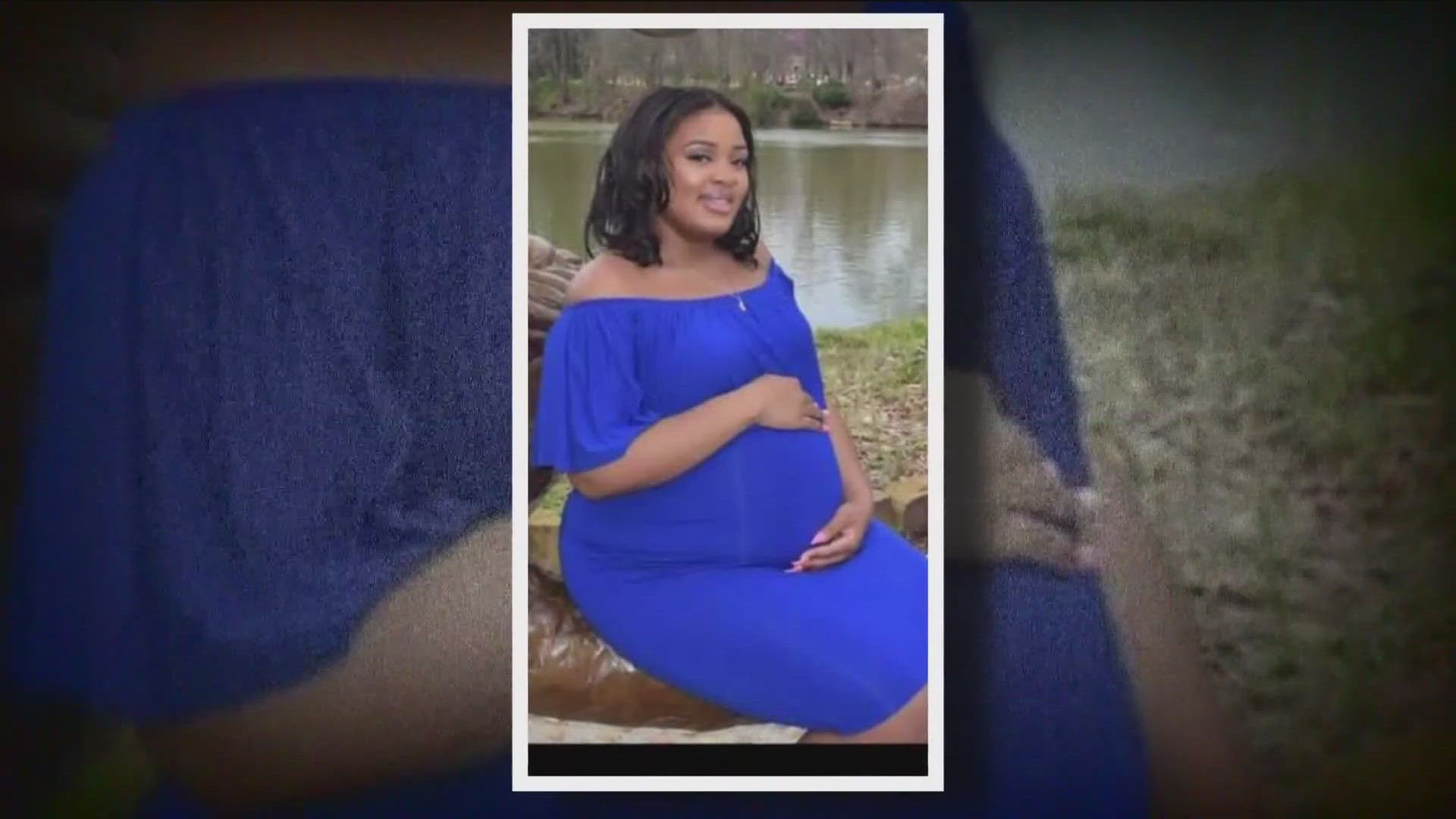 Fact Check: Adriana Smith was declared brain-dead after suffering multiple blood clots in her brain.