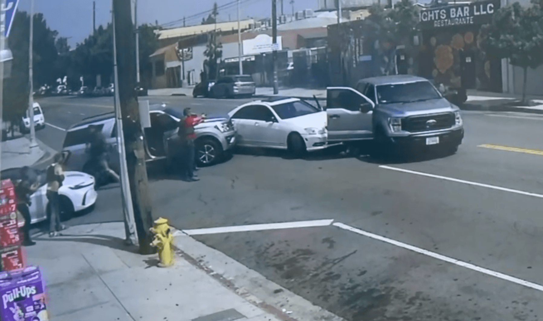 Fact Check: Agents were targeting a man involved in a collision with federal vehicles.