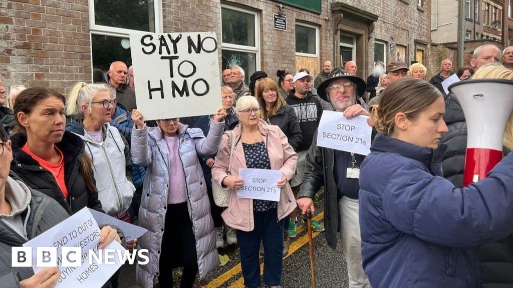 Fact Check: Hundreds protest after president's resignation, chanting 'We want Jim'!