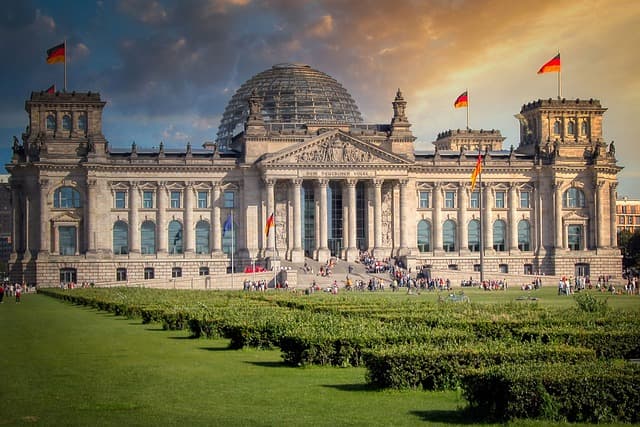 Fact Check: Vietnams Zölle auf US Waren ist 90%