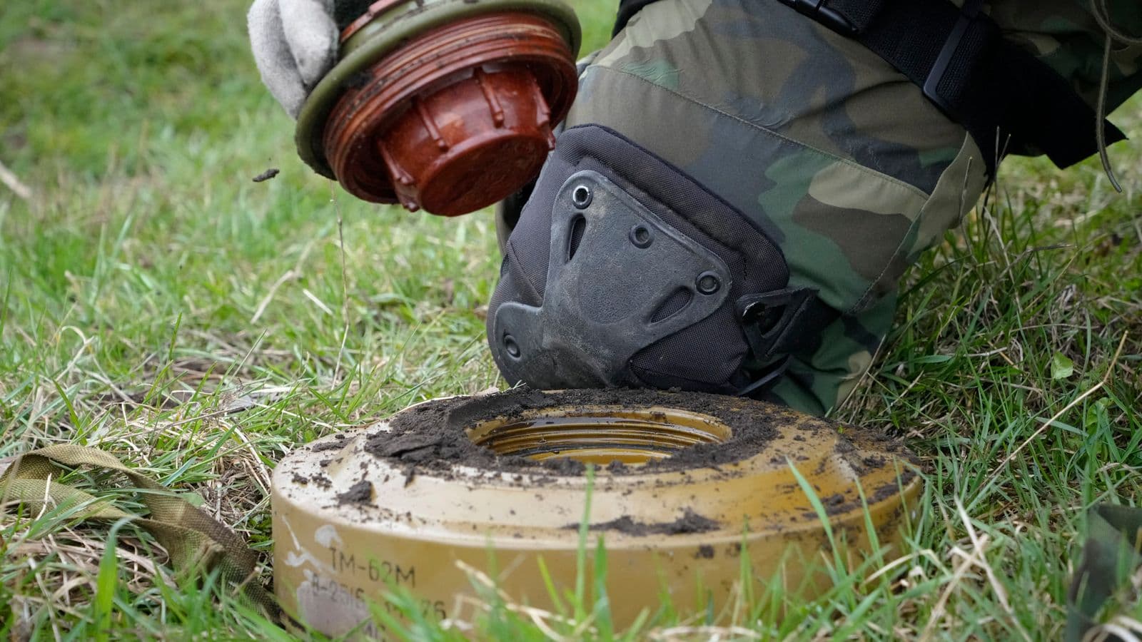 Fact Check: Ukraine begins withdrawal from international treaty banning antipersonnel landmines.