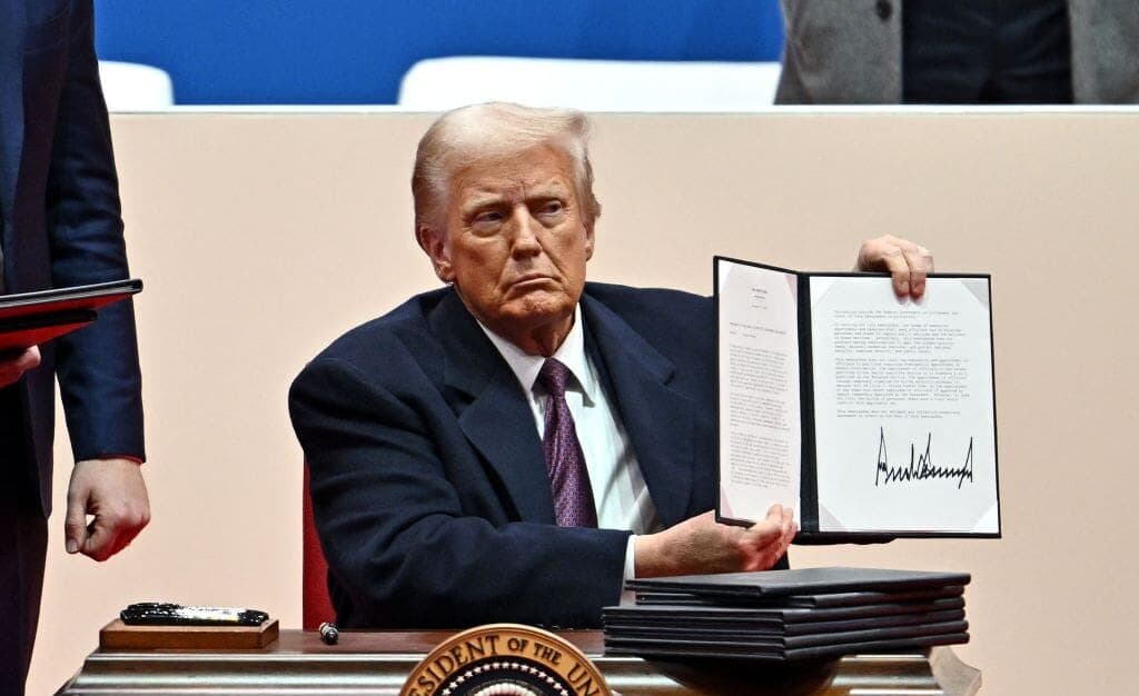Fact Check: Trump pardoned domestic terrorists early in his presidency.