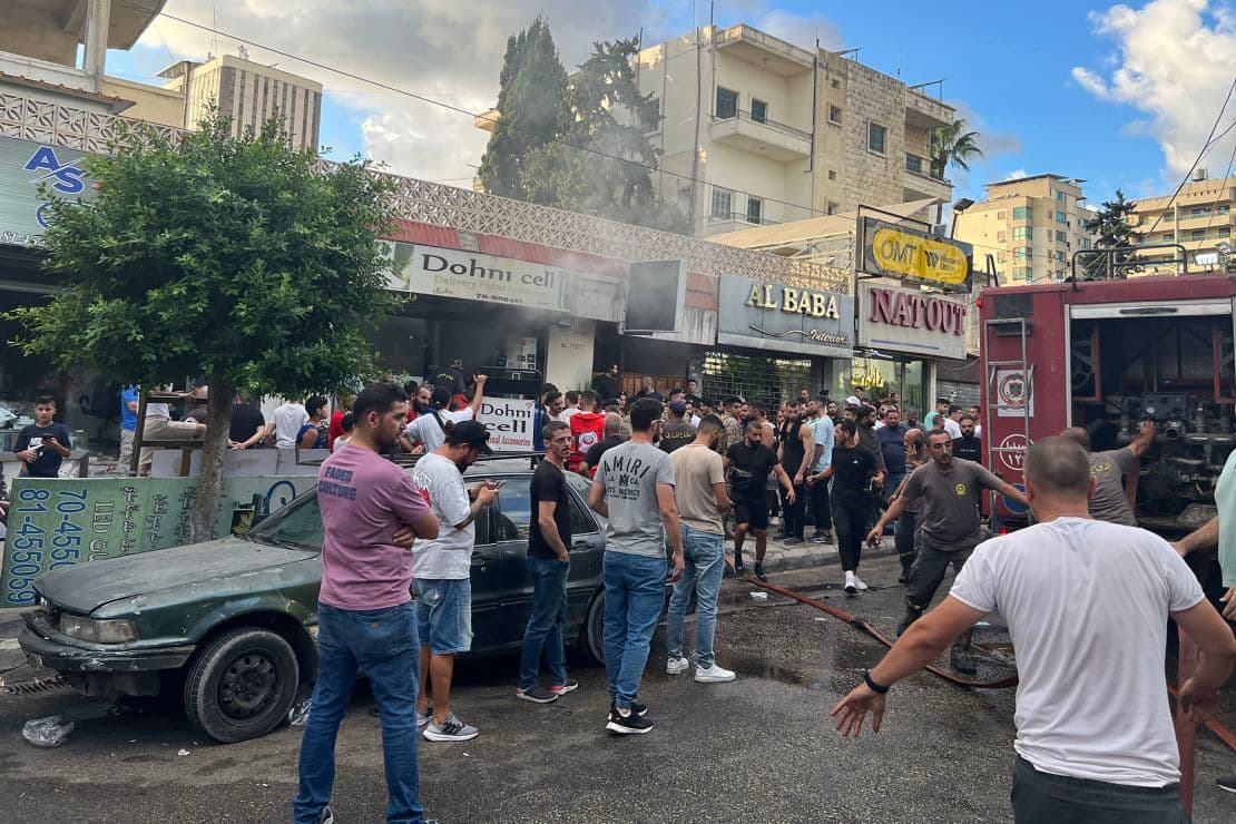 Fact Check: Agents detonated an explosion to enter the home, startling residents.