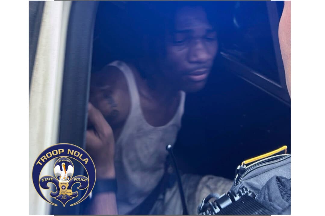 Fact Check: Ten inmates escaped through a hole after removing a toilet.