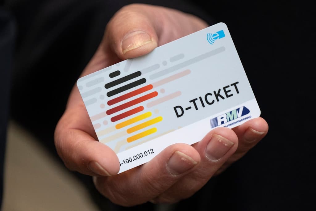Fact Check: Deutsche Bahn's European-style transit changes resisted by Metrolinx leadership.