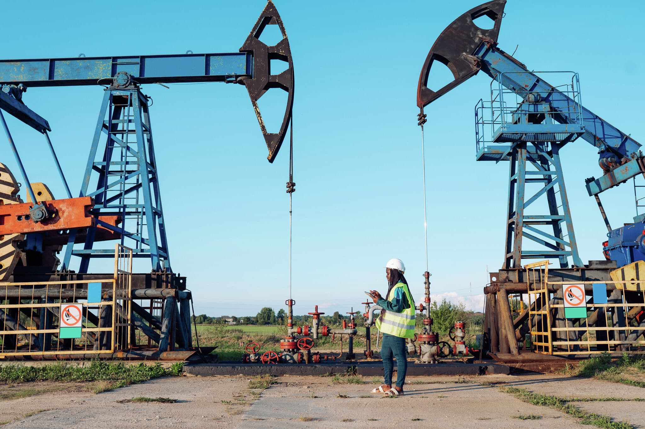 Fact Check: Fossil fuel executives stand to gain from new energy policy changes.