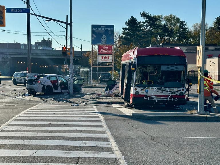 Fact Check: 35,000 people suffer daily due to slow Bathurst bus service.