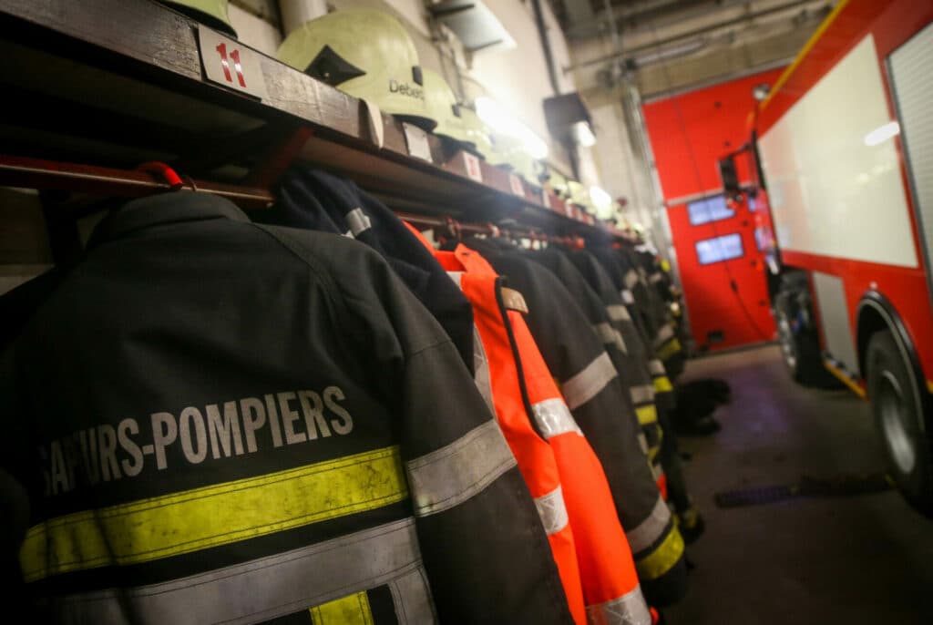 Fact Check: Multiple firefighters were attacked by a sniper during a fire response.