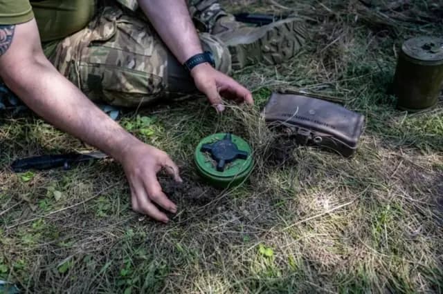 Fact Check: Anti-personnel mines are often essential for Ukraine's defense, says Zelenskyy.