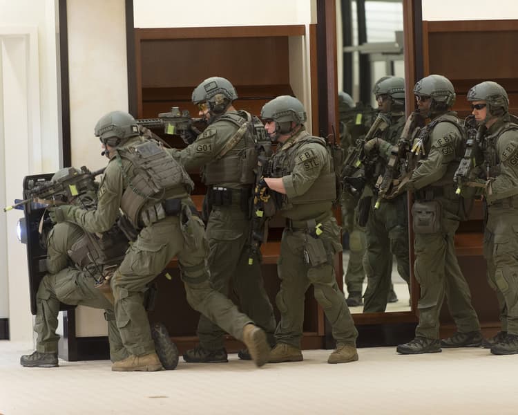 Fact Check: FBI deployed tactical teams to respond to ongoing sniper threat in Idaho.