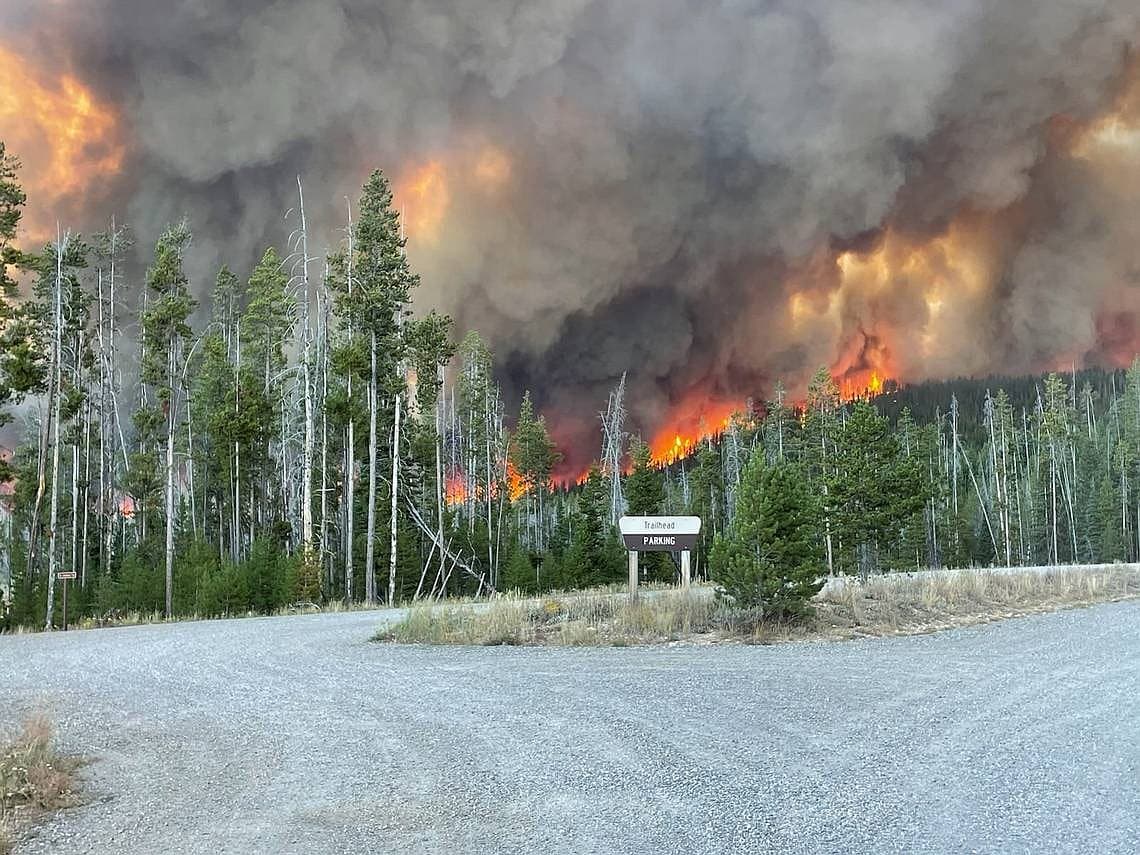 Fact Check: Sheriff reports active sniper fire during firefighting efforts in Idaho.