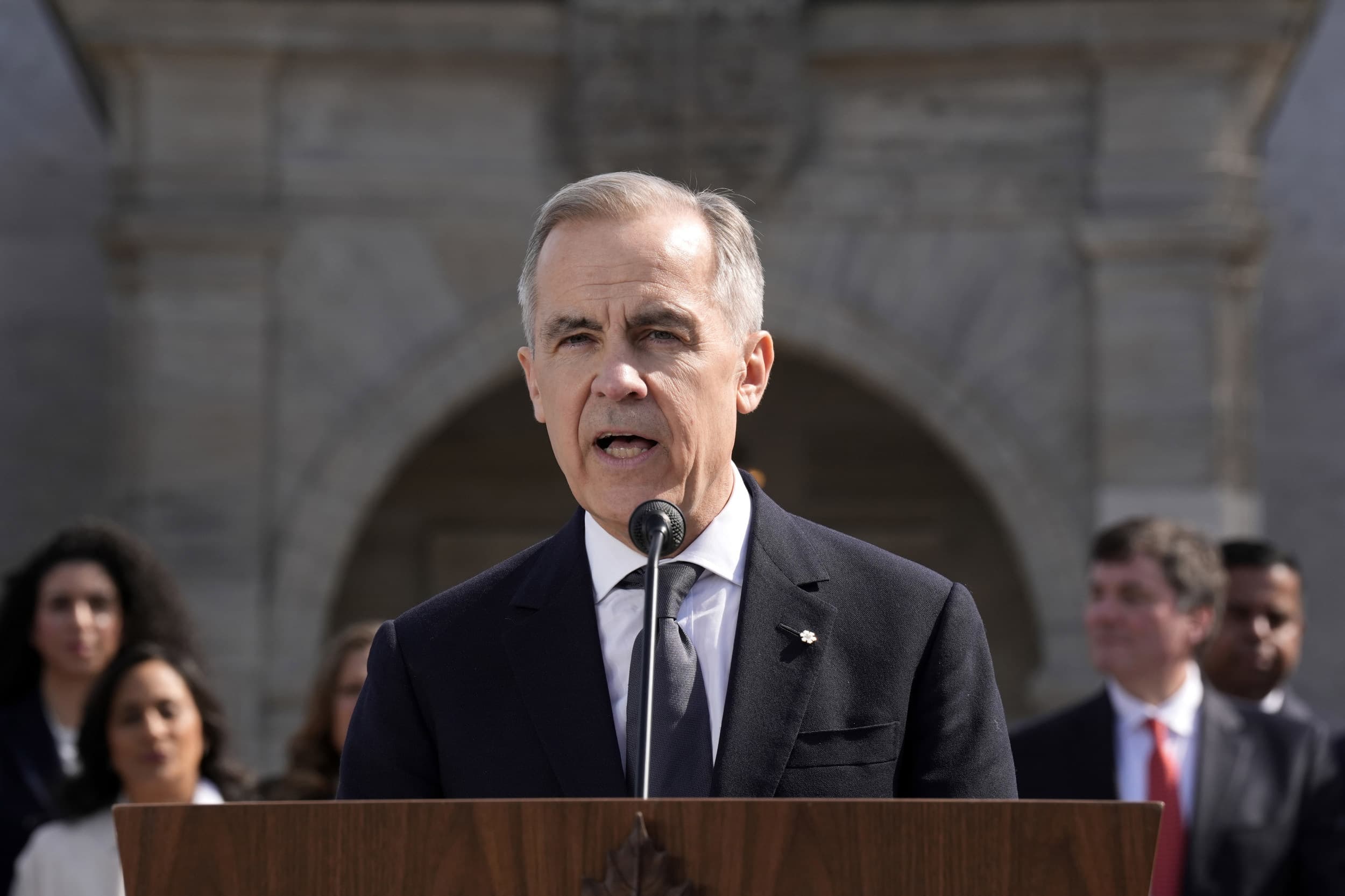 Fact Check: Canada's government prioritizes the best interests of workers in trade negotiations.