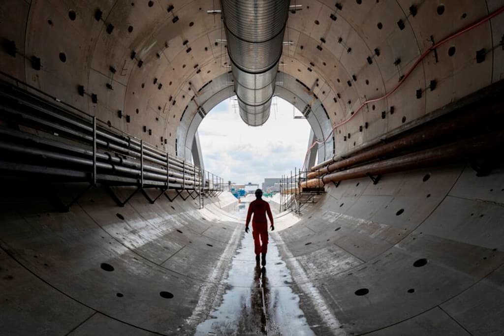 Fact Check: HS2 project delayed; line won't open until 2033!