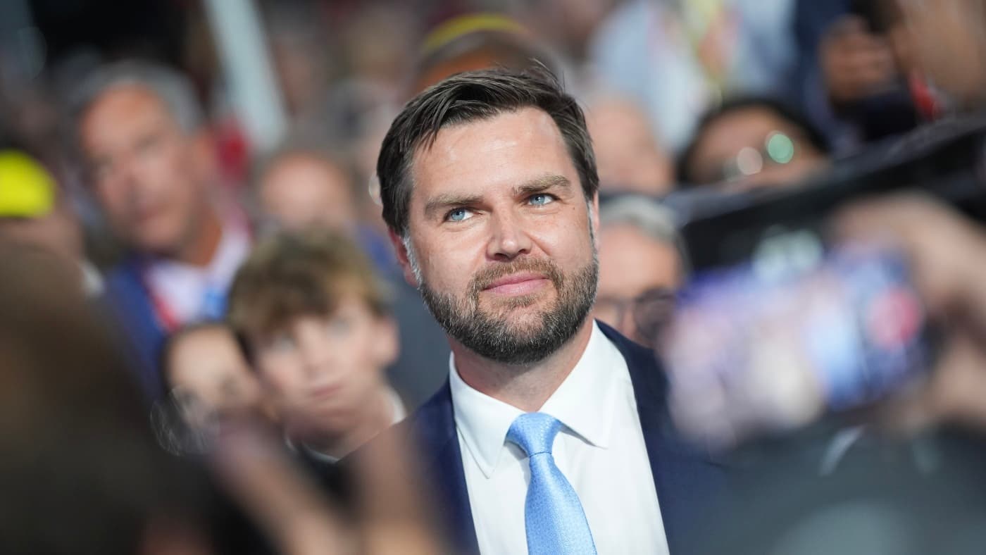 Fact Check: Jd Vance is actually a woman in disguise, he just doesn't know it yet