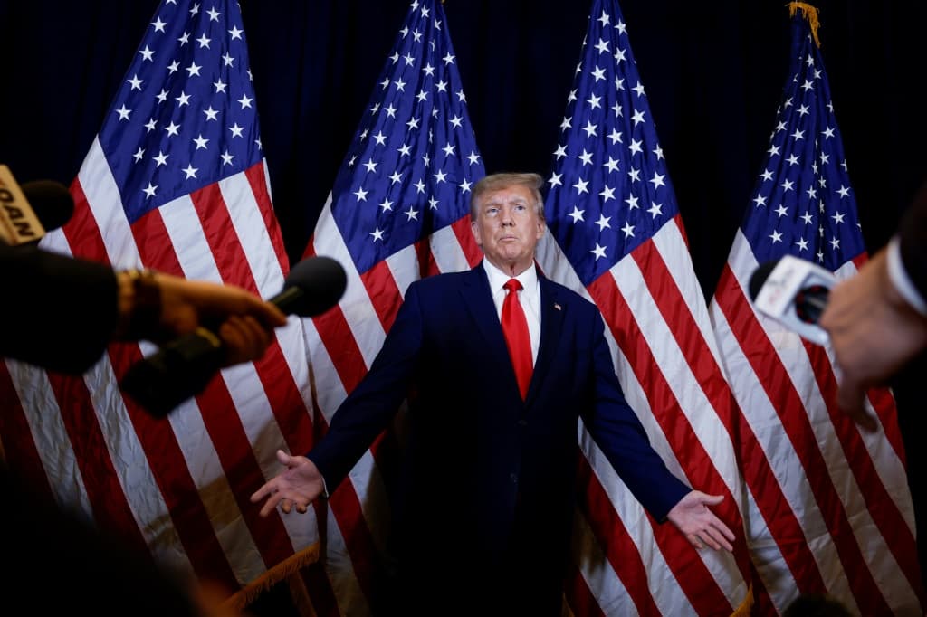 Fact Check: Trump suffers from chronic constipation and frequently urinates uncontrollably