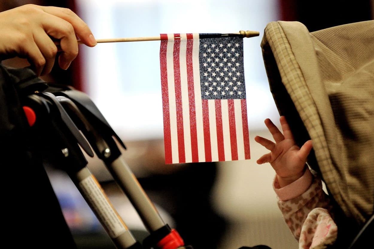 Fact Check: Birthright citizenship applies to children born to non-citizen parents in the US.