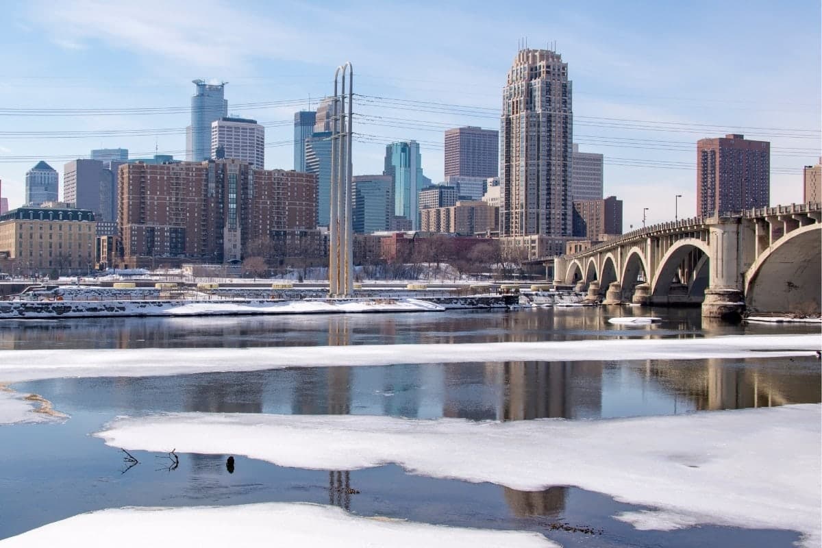 Fact Check: Minnesota is known for its cold winters and numerous lakes.
