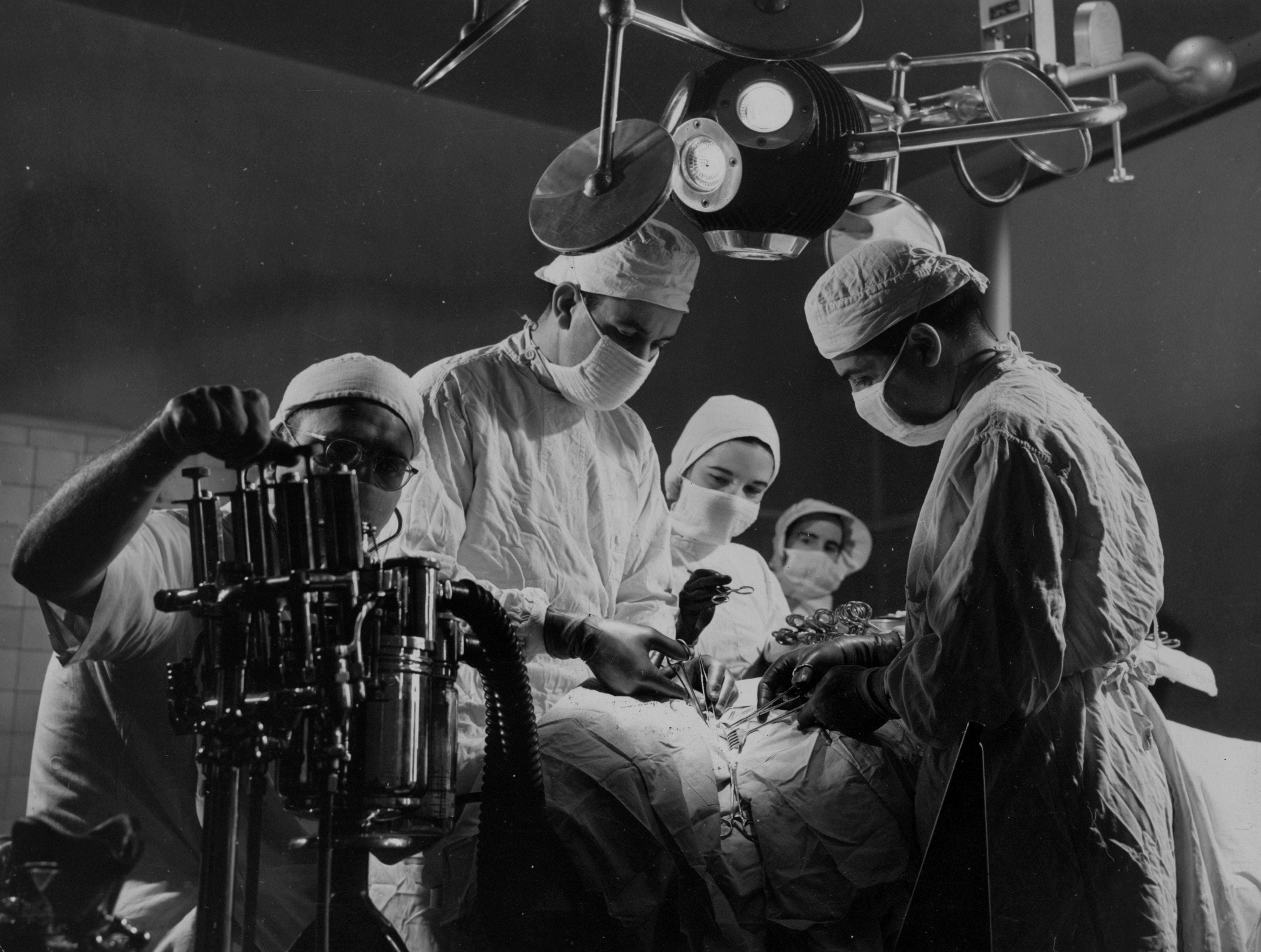 Fact Check: Is bronchitis contagious?