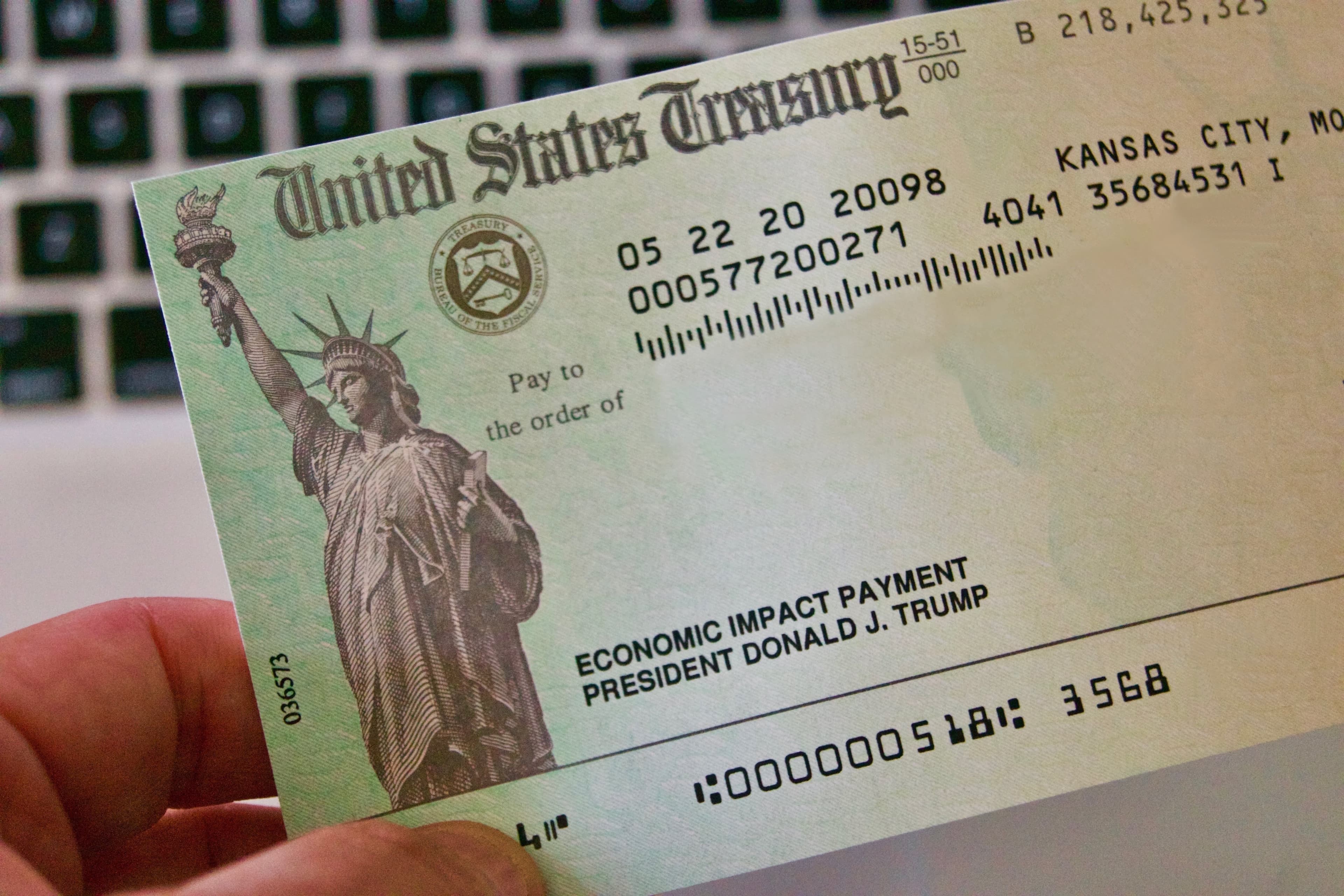 Fact Check: US citizens will get $1500 stimulus checks from government savings in 2025
