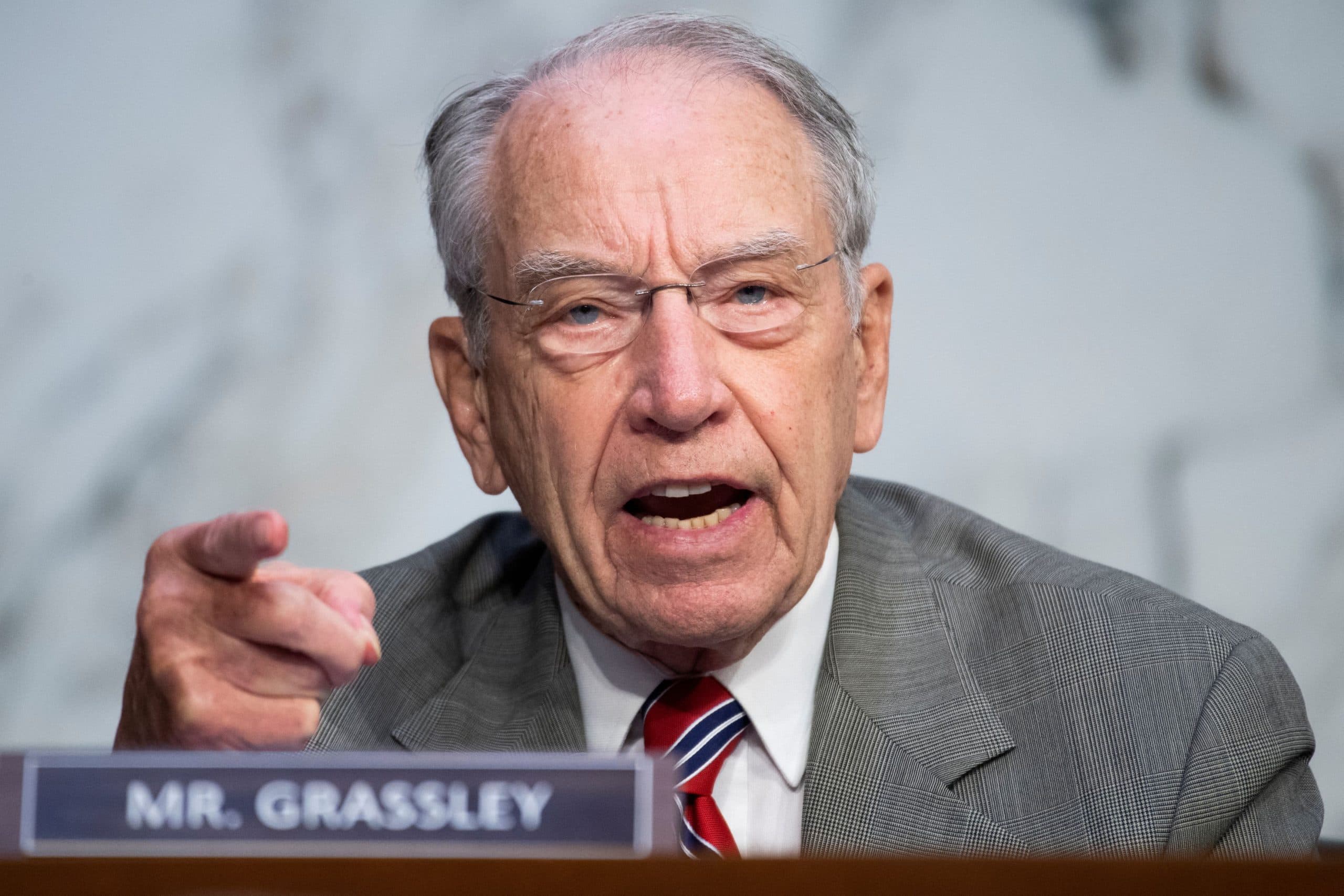 Fact Check: BREAKING: Senators Ron Johnson and Chuck Grassley sent a letter to FBI Director Kash Patel and Attorney General Pam Bondi with evidence showing the Biden White House helped launch Jack Smith’s January 6 probe into Trump.

@GeneralMCNews