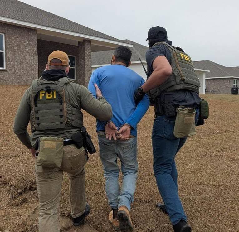 Fact Check: Federal agents often operate in plainclothes during immigration enforcement activities.