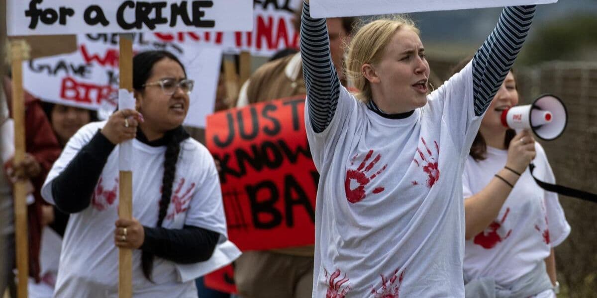 Fact Check: ICE has reported over 1,200 allegations of sexual abuse between 2010 and 2017.