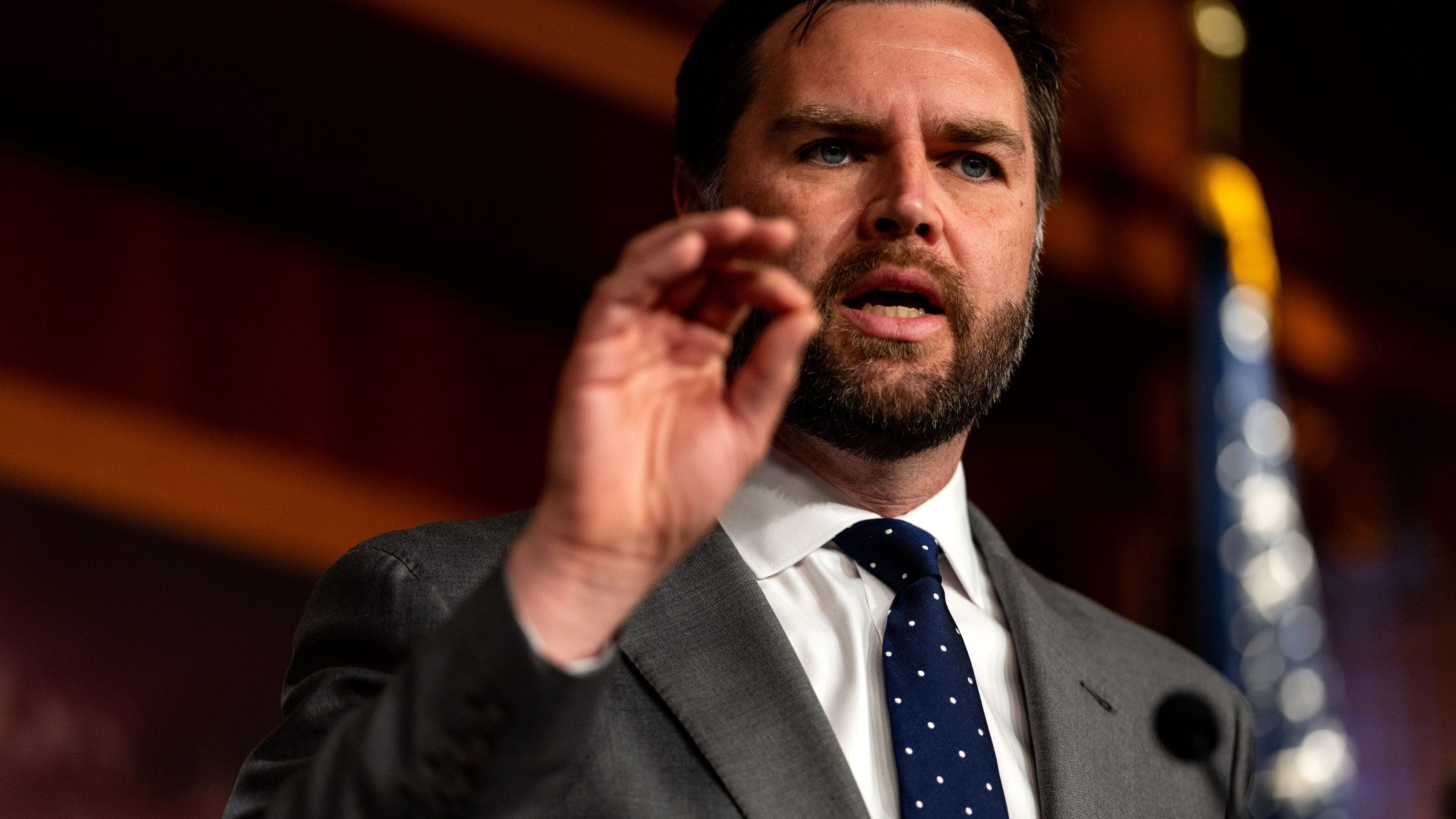 Fact Check: JD Vance was caught running around naked in the White House