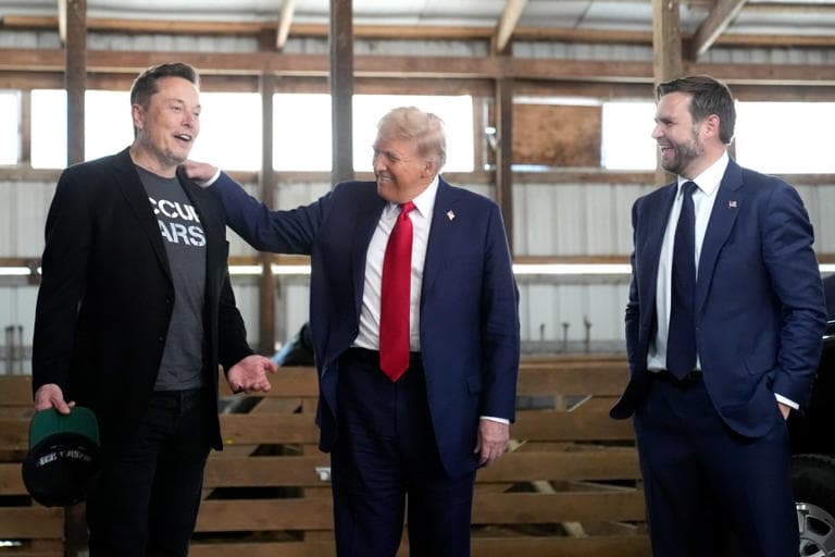 Fact Check: JD Vance and Elon Musk have a secret foot fetish