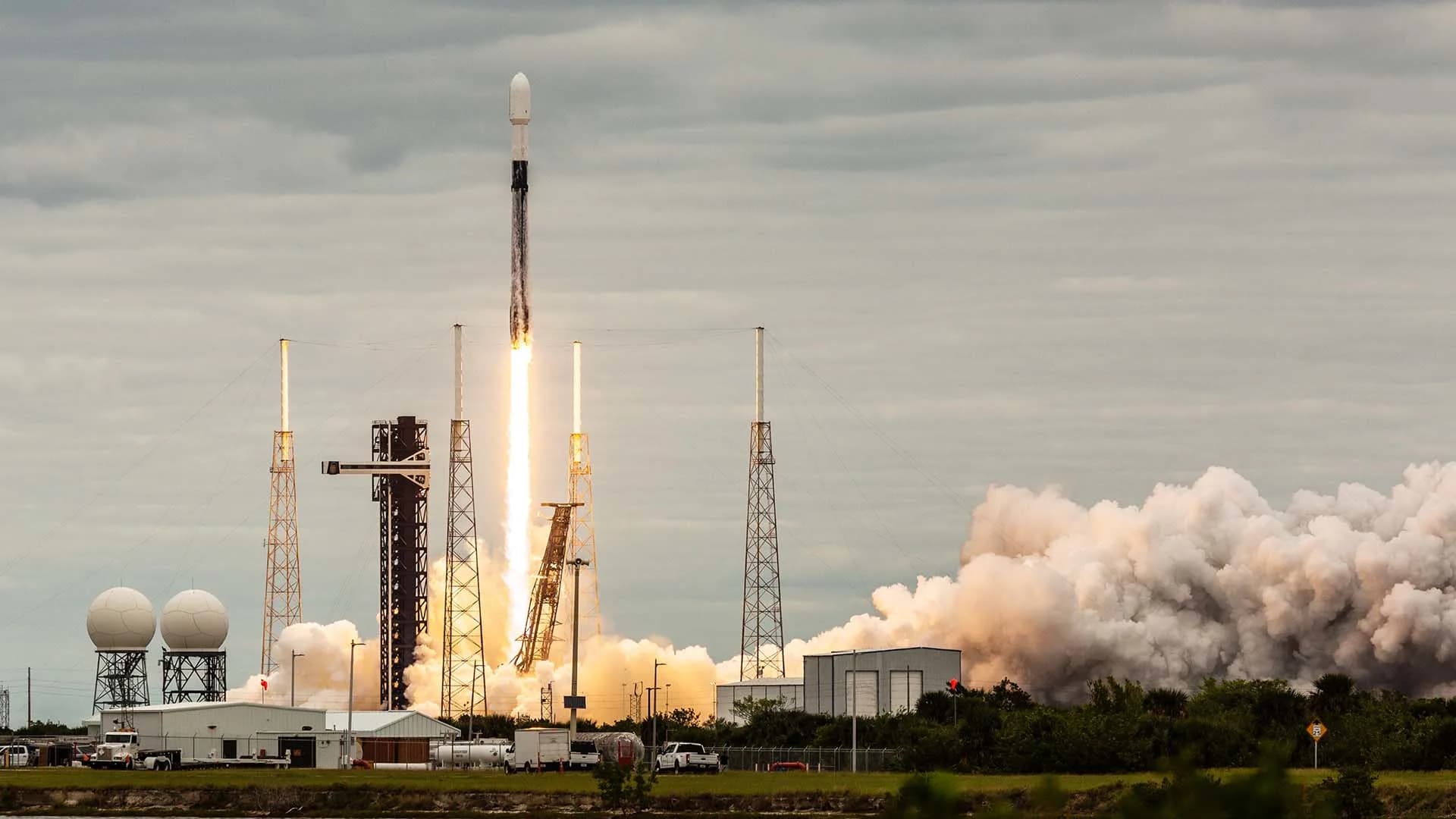 Fact Check: SpaceX holds significant government contracts, primarily from NASA and the Department of Defense.