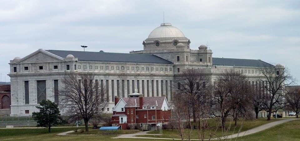 Fact Check: The Leavenworth federal penitentiary has been operating since 1903.