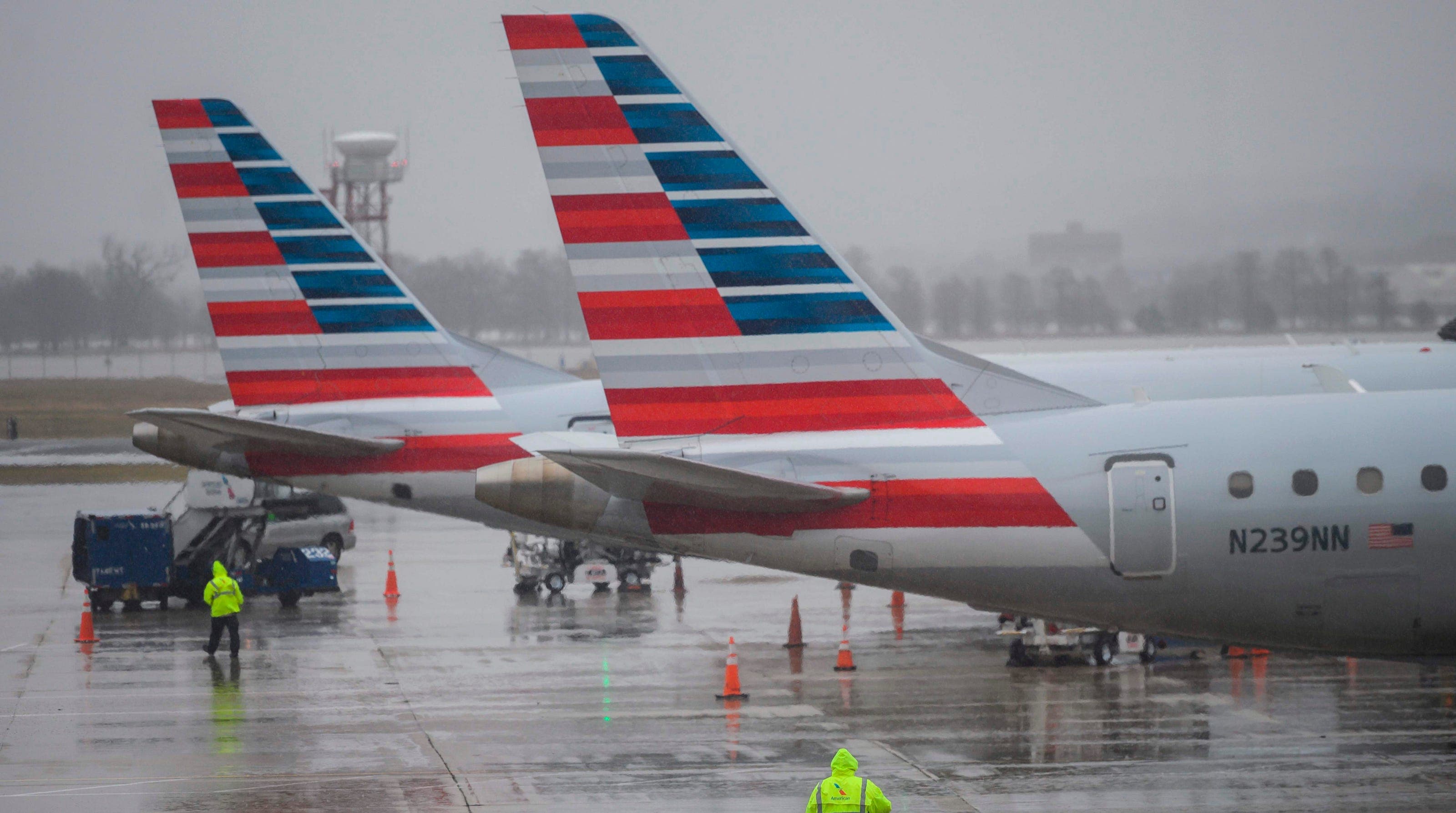 Fact Check: 2 US-bound flights from Mexico stuck on tarmac for hours after being diverted to Alabama airport without customs staff