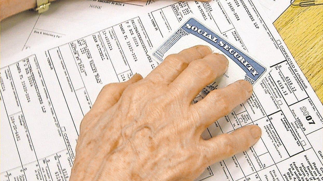 Fact Check: The bottom fifth of earners in the U.S. may see a 2.3% income decrease.