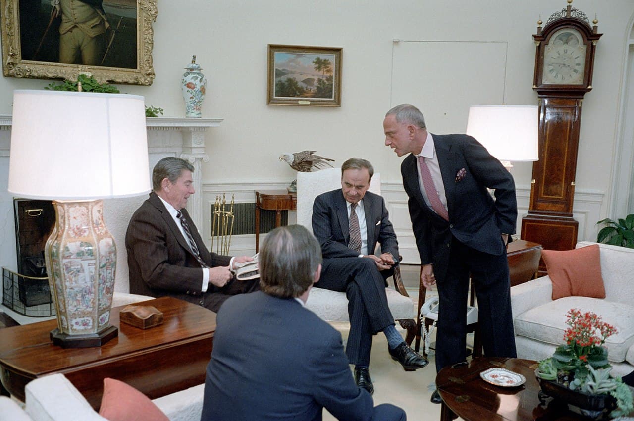 Fact Check: Did Ronald Reagan help Rupert Murdock obtain his American citizenship?